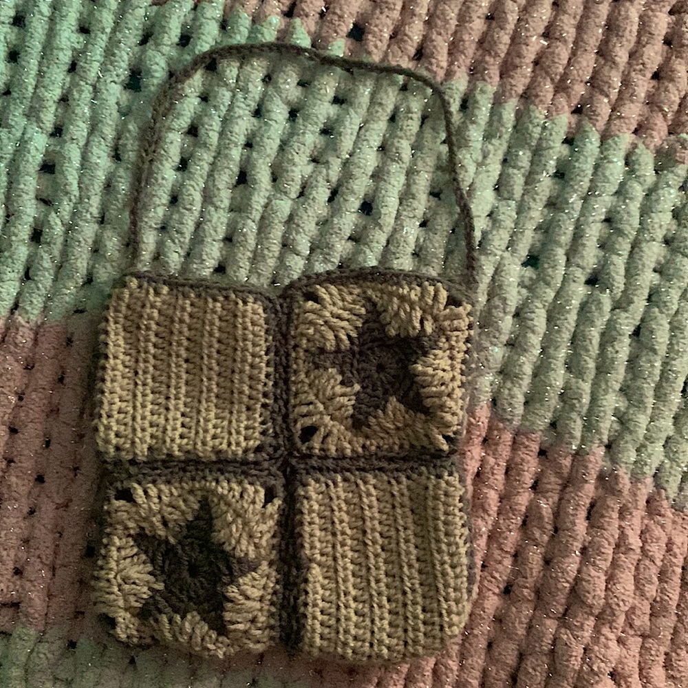 Hand made customizable star granny square tote bag